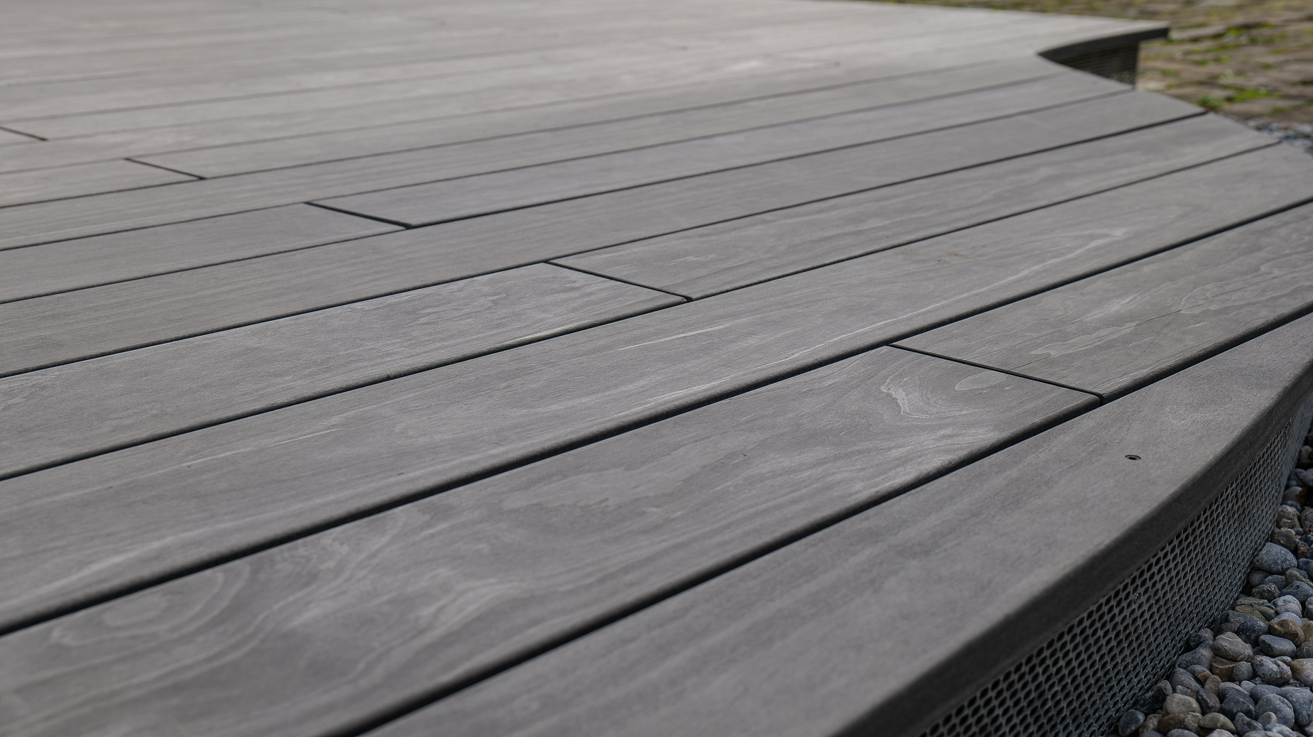 Accoya Grey Holzterrasse Eisenring