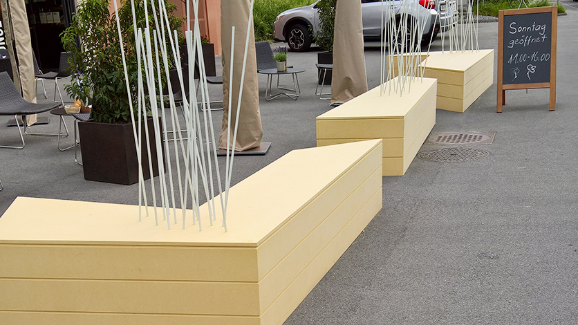 Café Longe Abgrenzungselemente aus Accoya Holz