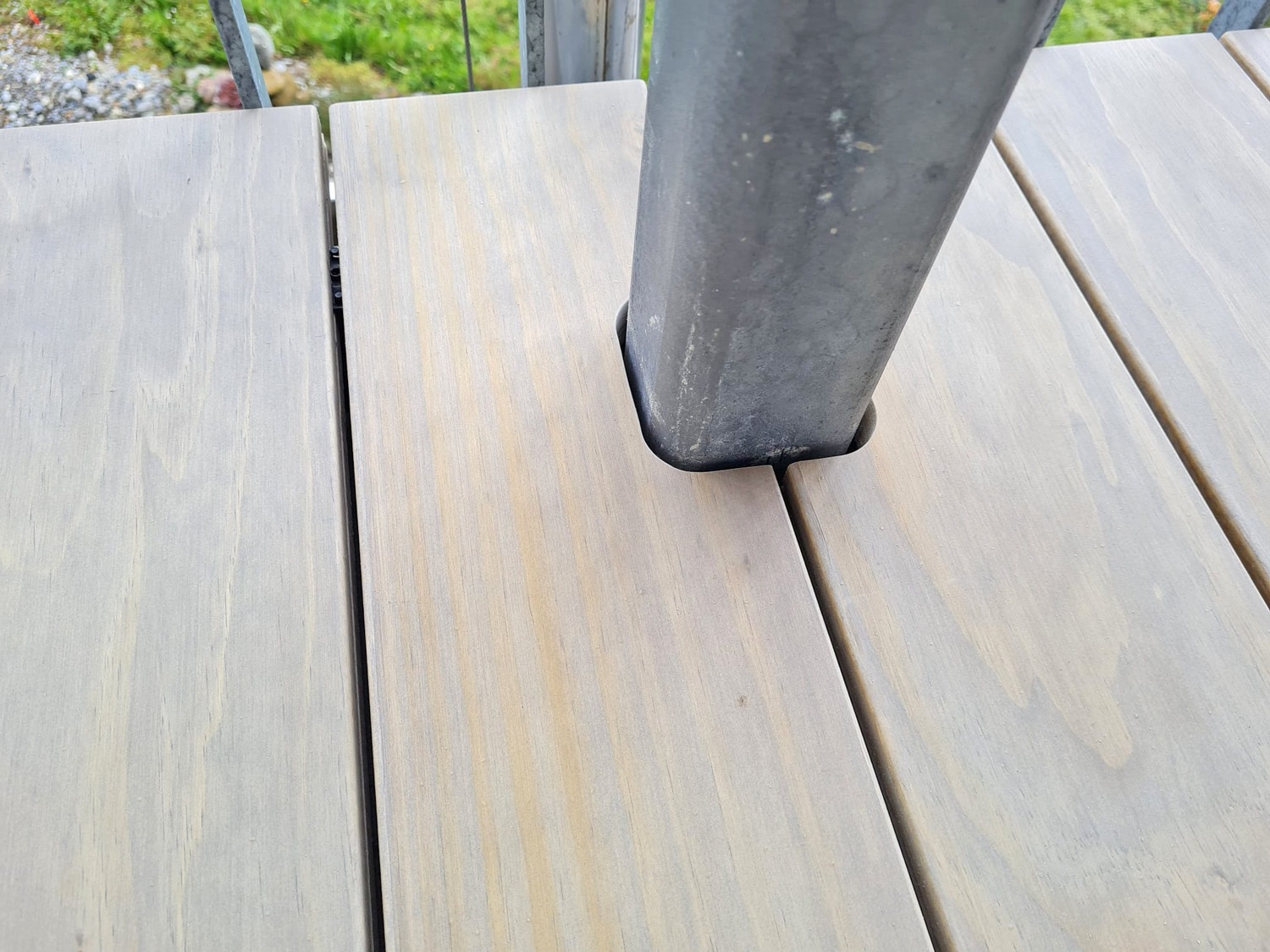 Vorvergraute Accoya Holzterrasse