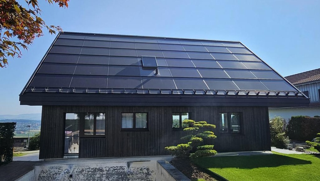 Marugame Fassade mit gebranntem Accoya Holz Shou Sugi Ban