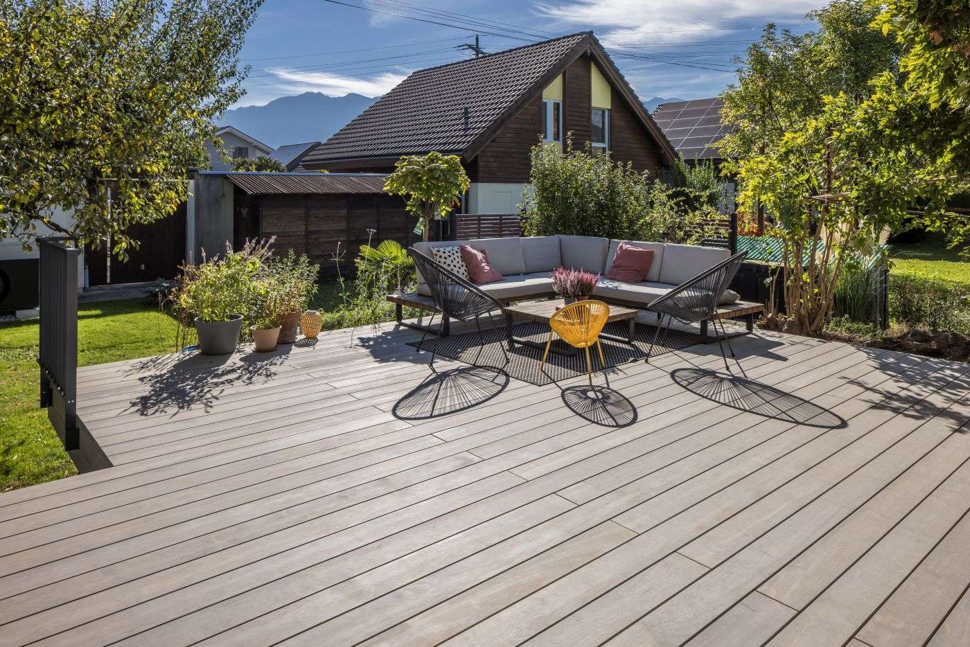 Accoya Holzterrasse mit Treppe