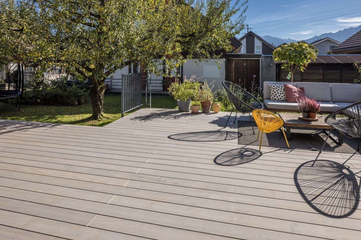 Accoya Holzterrasse mit Treppe